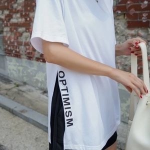 DAZY Letter Graphic Split Side Tee white teashirt with slit